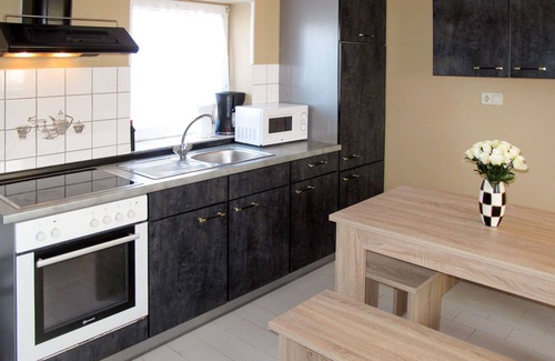 Verchen House | Beautiful apartment in villa for 4 people with WIFI, TV, patio, pets allowed and parking