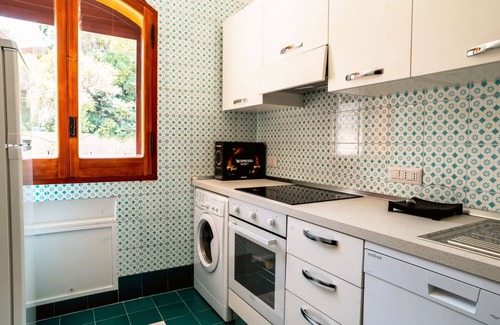Caronia House | Beautiful apartment in villa for 5 guests with WIFI, TV, balcony and pets allowed