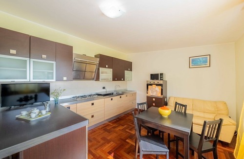 Silvi Villa | Beautiful apartment in villa for 4 guests with WIFI, pool, A/C, TV, patio and pets allowed
