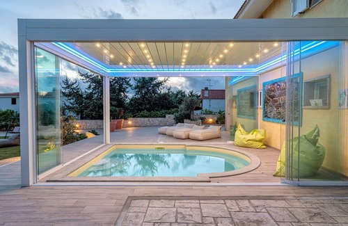 Eden Beach Villa | Beautiful apartment in villa for 3 guests with WIFI, pool, A/C, TV and patio