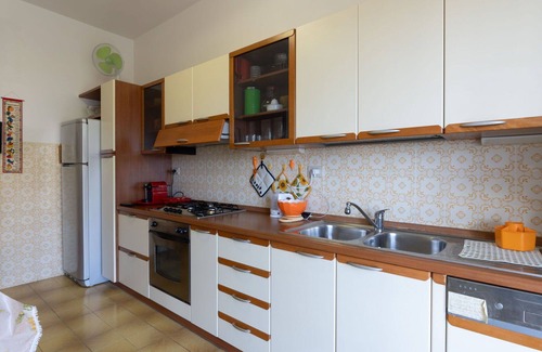 Laigueglia Apartment | Beautiful apartment for 6 people with A/C, WIFI, terrace, pets allowed and panoramic view