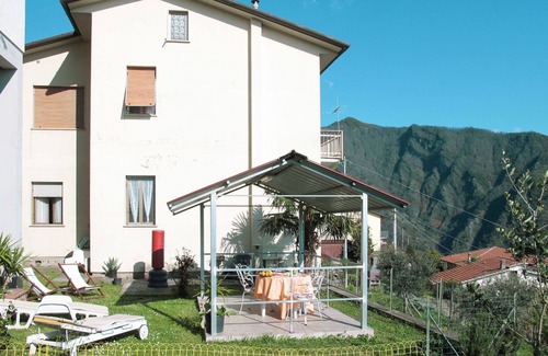 Montignoso Apartment | Beautiful apartment for 6 guests with WIFI, TV, patio and pets allowed