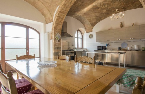 Pomarance Villa | Beautiful apartment in villa for 12 guests with WIFI, A/C, TV, patio and pets allowed