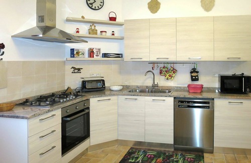 Pomarance Villa | Beautiful apartment in villa for 12 guests with WIFI, A/C, TV, patio and pets allowed
