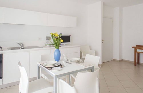Marina di Vasto Apartment | Beautiful apartment for 5 guests with pool, A/C, WIFI, TV, patio, pets allowed and parking