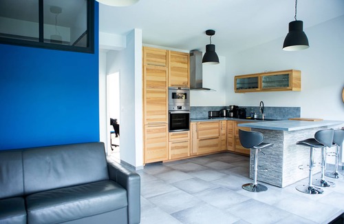 Vernon Apartment | Beautiful apartment on the edge of seine Vernon giverny sleeps 8