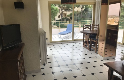 Sant Feliu de Guixols Apartment | Beautiful apartment with large terrace and spectacular views of Sant Pol bay