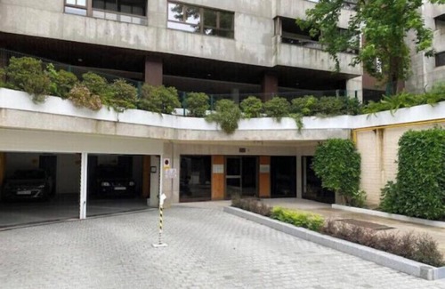 Vigo Apartment | Beautiful apartment with terrace, swimming pool, gym, sauna and 10,000m2 of gardens