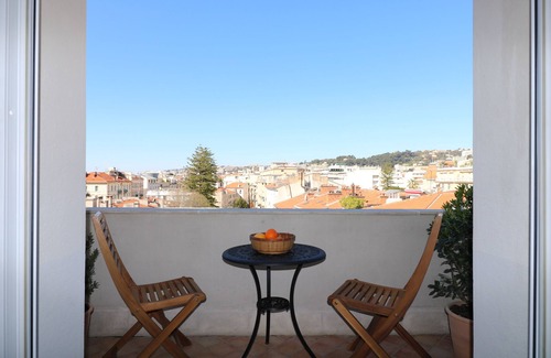 Carre d'Or Apartment | Beautiful apartment with balcony in Carré d'or area of Nice