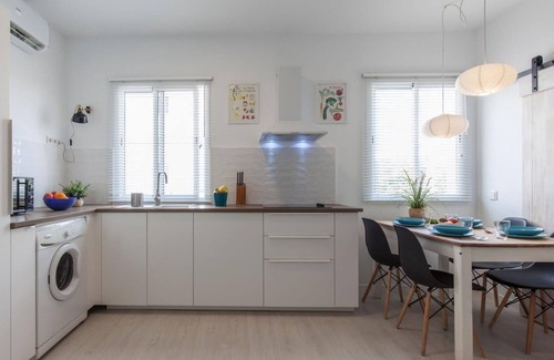 Tiro de Linea-Santa Genoveva Apartment | Beautiful Apt design 2 bed SEVILLA Wifi-Full 4 Pax