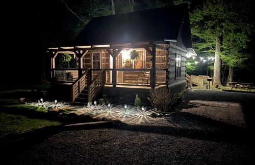 Cosby Cabin | Beautiful Authentic Log Cabin on Cosby Creek