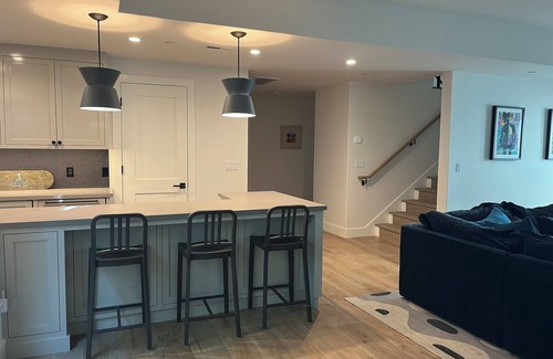 Downtown Apartment | Beautiful Basement Apartment In Downtown Menlo Park, 5 Minutes from Stanford!