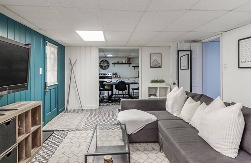 Lawrenceville House | Beautiful Basement apartment in the Heart of Gwinnett Ga