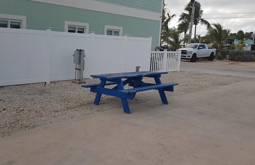 Key Largo RV Rental | Beautiful Bayfront Tropical Oasis