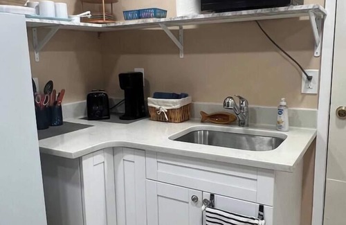 Jacksonville Beach Apartment | Beautiful Beach Studio~only 5 Minutes from the Beach
