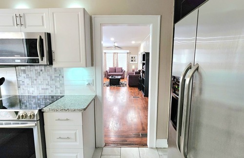 Higbees Daytona House | Beautiful! Beach Bungalow central to EVERYTHING!