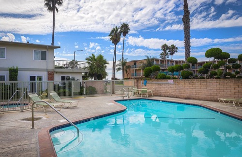 Carpinteria Condo | Beautiful Beach Condo Steps from the Beach!