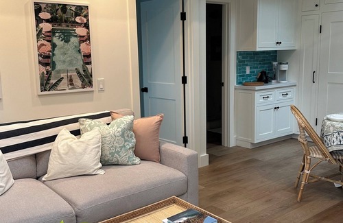 Los Olivos Cottage | Beautiful Beach Vibe Cottage in Los Olivos