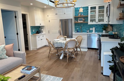 Los Olivos Cottage | Beautiful Beach Vibe Cottage in Los Olivos