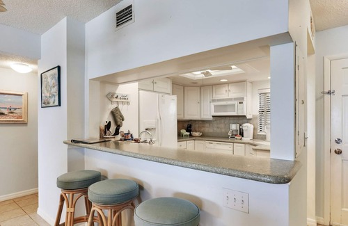 Belleair Beach Condo | Beautiful Beachfront Getaway