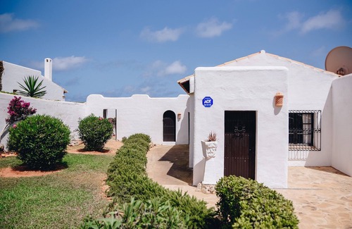 Cala Serena Villa | Beautiful Beachfront Villa with private pool, free WIFI and air conditioning