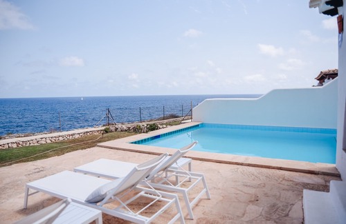 Cala Serena Villa | Beautiful Beachfront Villa with private pool, free WIFI and air conditioning