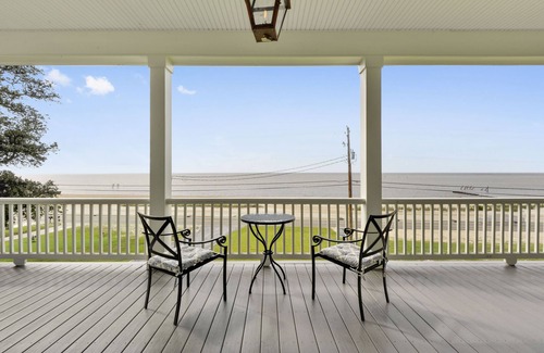 Waveland House | Beautiful Beachfront Home! Enjoy the Best of Waveland and Bay St Louis