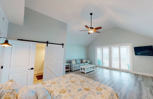 Morgantown House | Beautiful Beachfront Home, Sleeps 16, Pet Friendly, Community Pools, Views For D