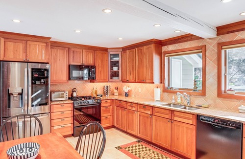 Great Barrington Cottage | Beautiful Berkshires Cottage on Lake Buel