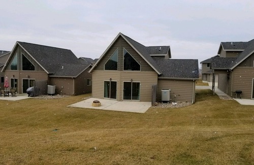 Spirit Lake House | Beautiful, Bridges Bay Cabin #122