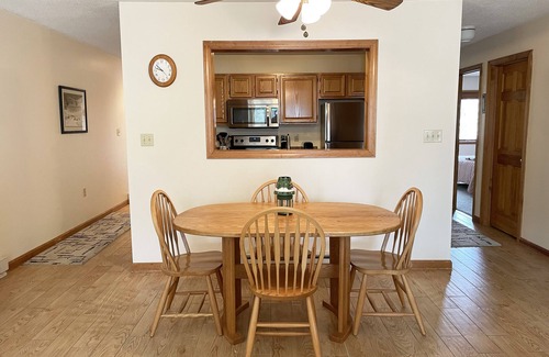North Conway Condo | Beautiful, Bright, & Peaceful North Conway Condo