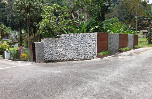 Hulu Langat House | Beautiful British Tudor Home with Amazing View and Large Garden Wedding Space