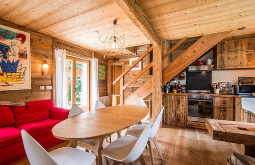 Les Bossons Ski Chalet | Beautiful chalet overlooking Mont Blanc, Chamonix
