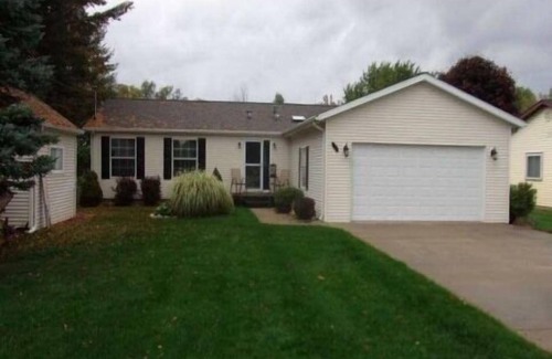 Prudenville House | Beautiful Canal Front Houghton Lake 3/2. Close to trails. Golf cart use in sub