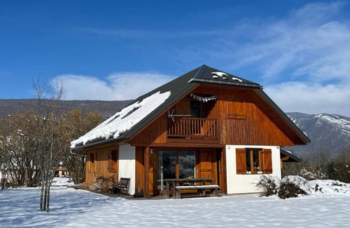 Arith Ski Chalet | Beautiful chalet medium mountain view magnificent, calm, Savoie, Bauges