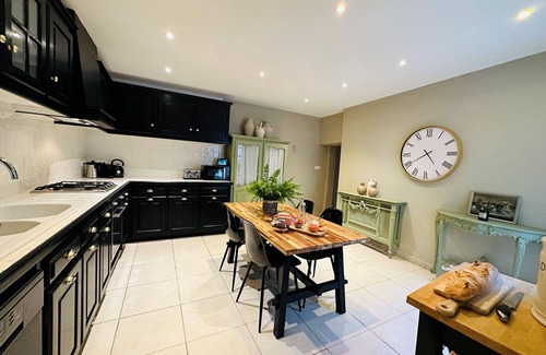Pouzolles House | Beautiful character 3 bed home with large, private heated pool near Pezenas