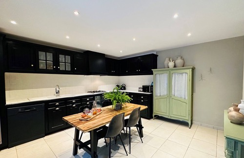 Pouzolles House | Beautiful character 3 bed home with large, private heated pool near Pezenas
