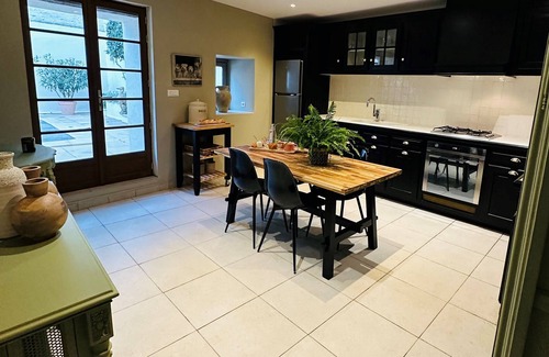Pouzolles House | Beautiful character 3 bed home with large, private heated pool near Pezenas