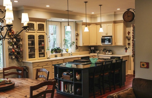 Dixie - Berryhill House | Beautiful Charlotte Lake Wylie Waterfront Bungalow