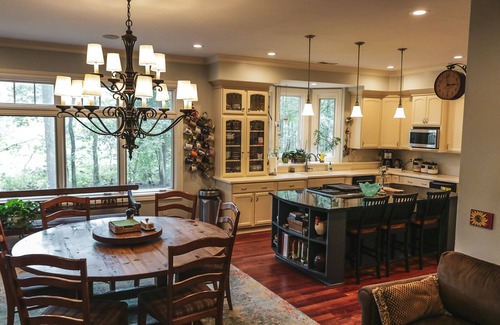 Dixie - Berryhill House | Beautiful Charlotte Lake Wylie Waterfront Bungalow