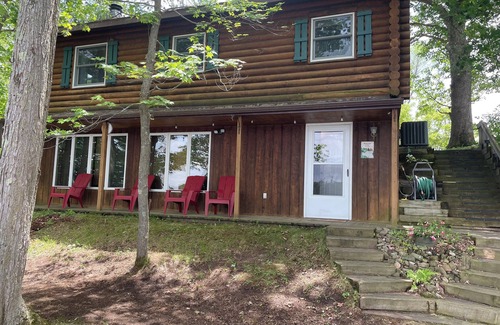 Turtle Lake Cabin | Beautiful, clear water lakefront 2-bedroom cabin on Horseshoe Lake pet friendly