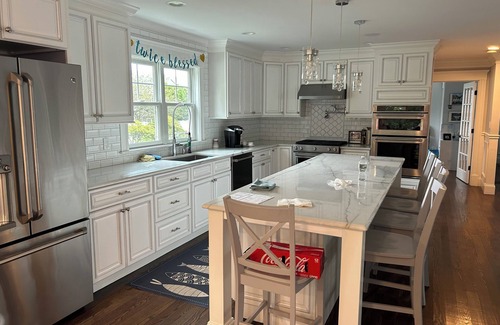 Swampscott House | Beautiful coastal 5-BR in Swampscott - 5 mins to beach, Wifi, gas fireplace