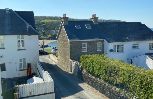 Aberporth House | Beautiful coastal retreat with sea views, 100m to Aberporth Beach!