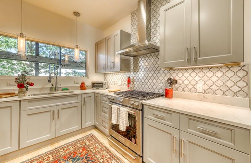 East Bayside House | Beautiful Combo Home Located in Downtown Portland - Close to the Beach