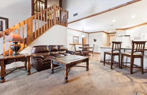 White Oak Lodge Condo | Beautiful Condo, Centrally Located in a Family Friendly Resort