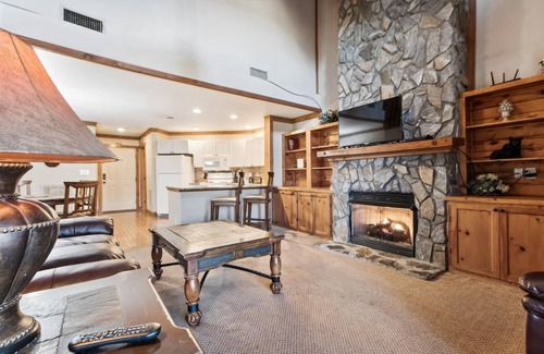 White Oak Lodge Condo | Beautiful Condo, Centrally Located in a Family Friendly Resort