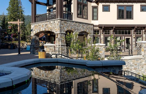 Tamarack Resort Condo | Beautiful Condo| Great Plaza view PET FRIENDLY