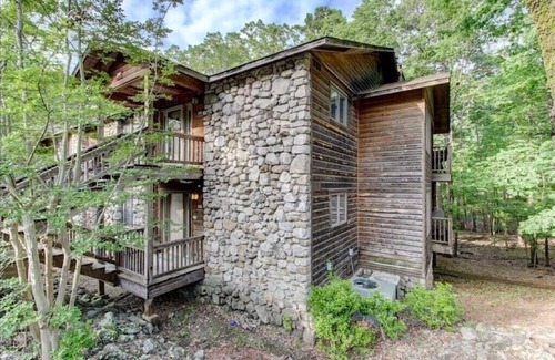 Mount Ida Condo | Beautiful Condo in Mountain Harbor/Lake Ouachita