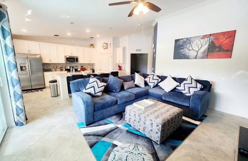 Immokalee Condo | Beautiful Condo located on Golf Course in a 24x7 guarded Gated Community!