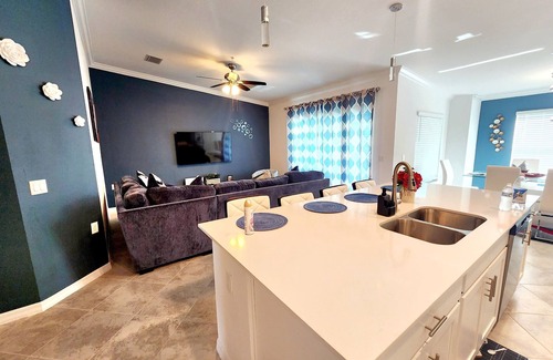 Immokalee Condo | Beautiful Condo located on Golf Course in a 24x7 guarded Gated Community!